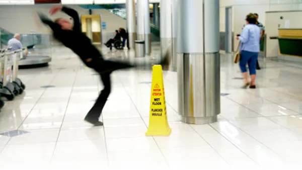 נפילה ברחוב | אליהו ושות׳